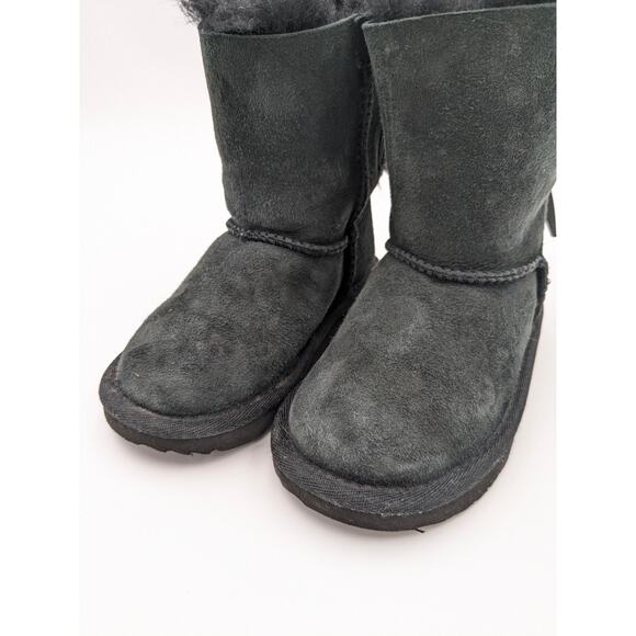 UGG Kids Bailey Bow II Boots Sheepskin Ankle High Lined Size US8 EU25 - Picture 10 of 11